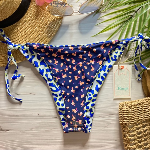 RARE Maaji 💙 Reversible Leopard Print String Bikini Bottom 👙🌸🏄🏼‍♀️ - Picture 5 of 7